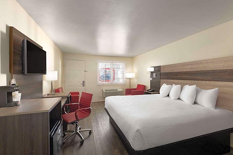 Ramada by Wyndham Kingman