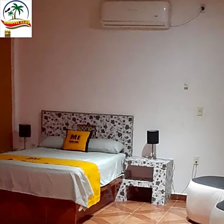 Deluxe Room (2 Adults + 1 Child)