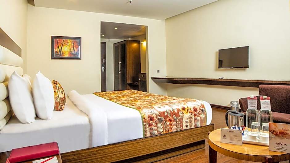 Summit Montana Suites & Spa at Mall