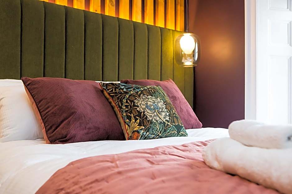 Skeldale House 'All Creatures Great & Small' Luxury Apartments & Studios in Askrigg, Yorkshire Dales