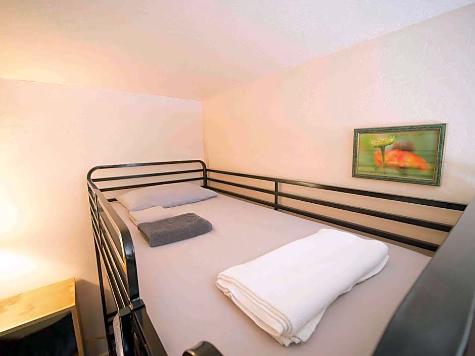 Ashland Commons Hostel