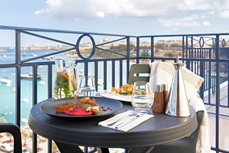 SUPERIOR ROOM WITH LATERAL SEAVIEW