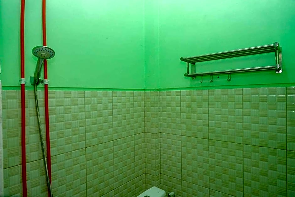 RedDoorz Syariah near Monumen Jogja Kembali