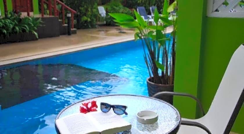 Khaolak C-nior Bungalows