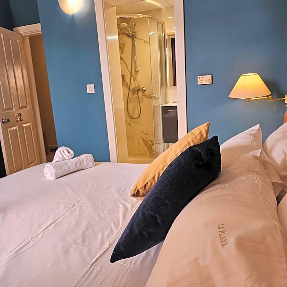 La Playa Hotel