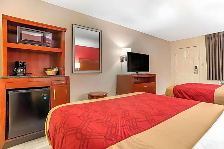 Econo Lodge Pearl