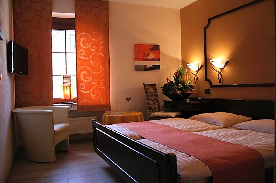 Le Pavillon – Echternach, MO