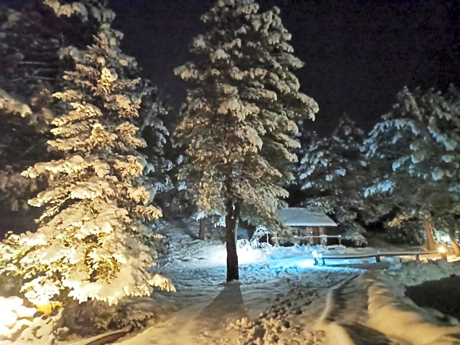La cabaña del lago en ZAFIRO LAGUNAZO Parque Natural del Río Mundo