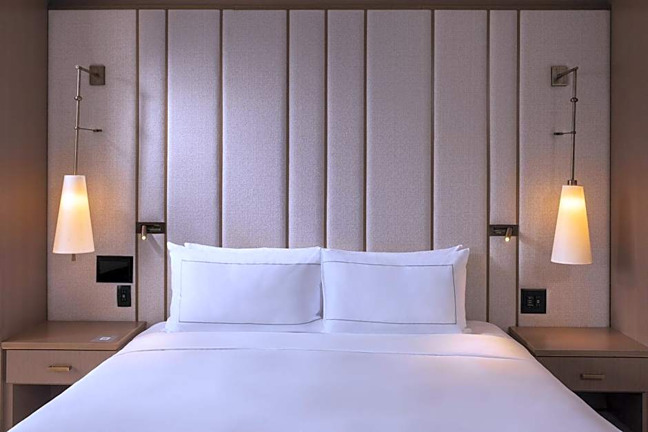 The Statler Dallas, Curio Collection By Hilton