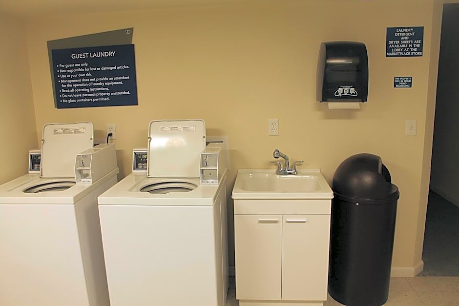 Boarders Inn & Suites by Cobblestone Hotels - Syracuse