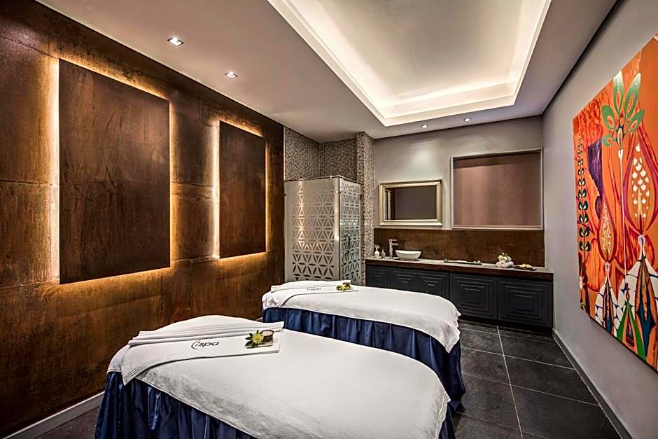 Hennessy Park Hotel