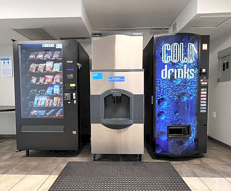 Motel 6-Bakersfield, CA - South