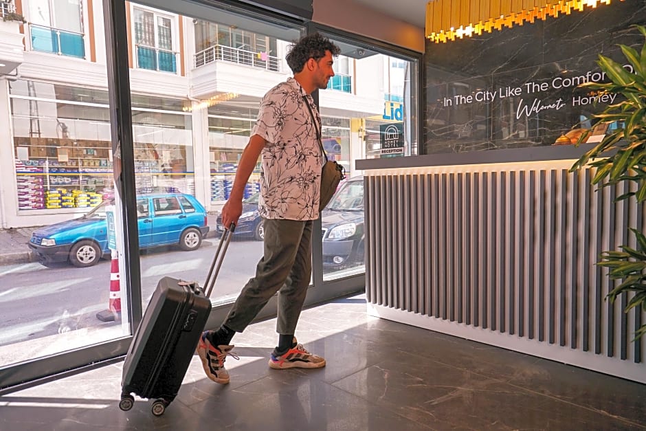 Homey Airport Hotel