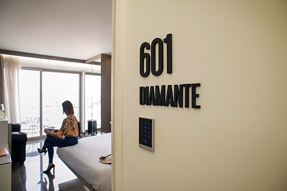 Upper - Boutique Hotel