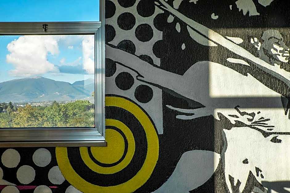 LH Hotel Arca Street Art