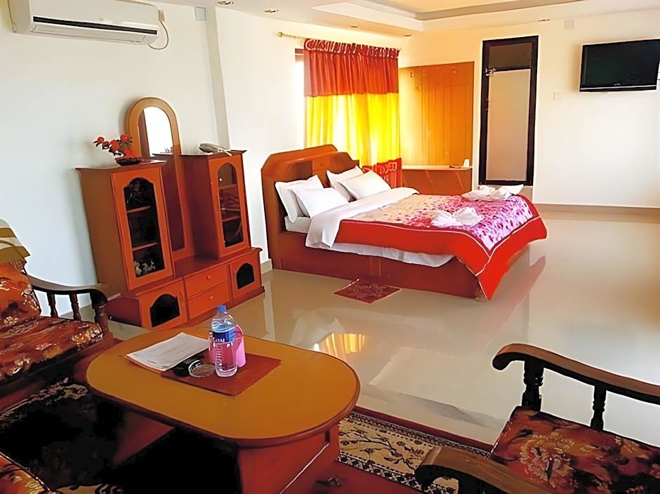 Hotel Middle Path & Spa