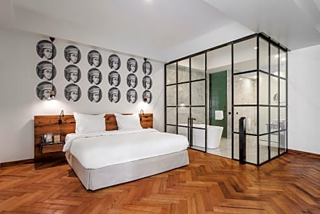 Shota@Rustaveli Boutique Hotel