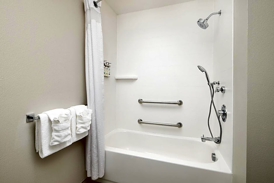 Holiday Inn Express & Suites Bridgeport By IHG