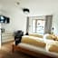SKILL Mountain Lodge - Ski und Bike Hostel im Sommer mit JOKER CARD