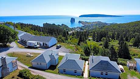 Au Pic de l'Aurore Motel-Chalets