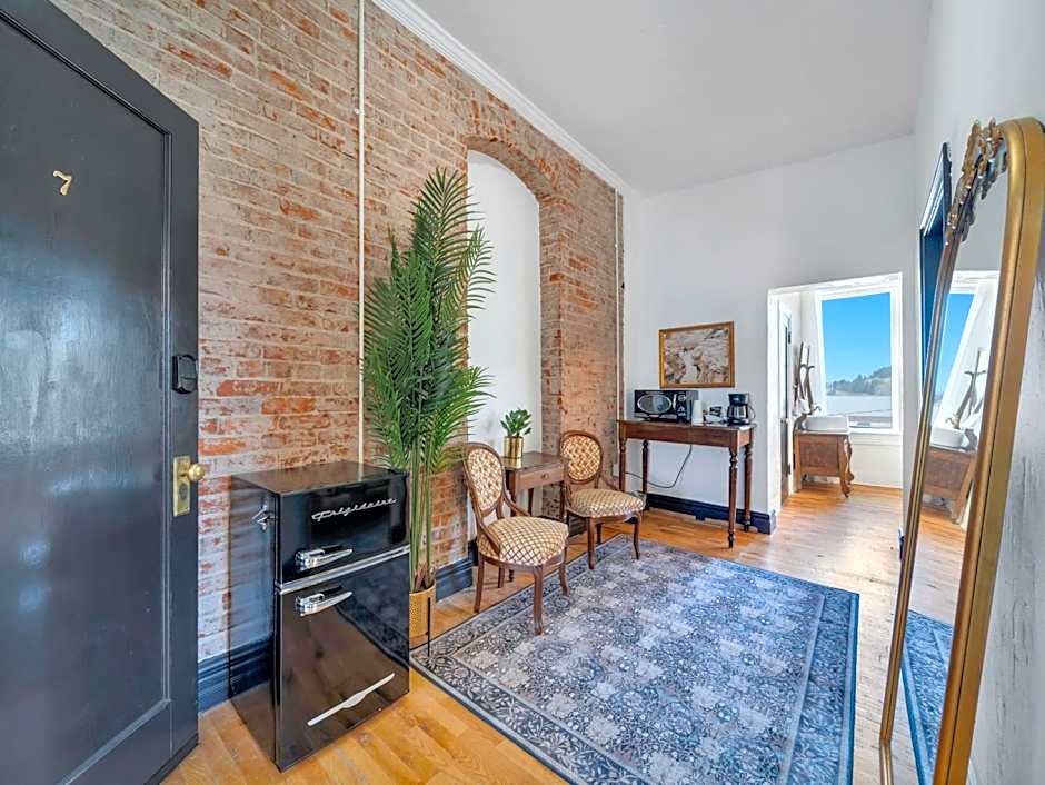 The Historic Grand Canyon Hotel