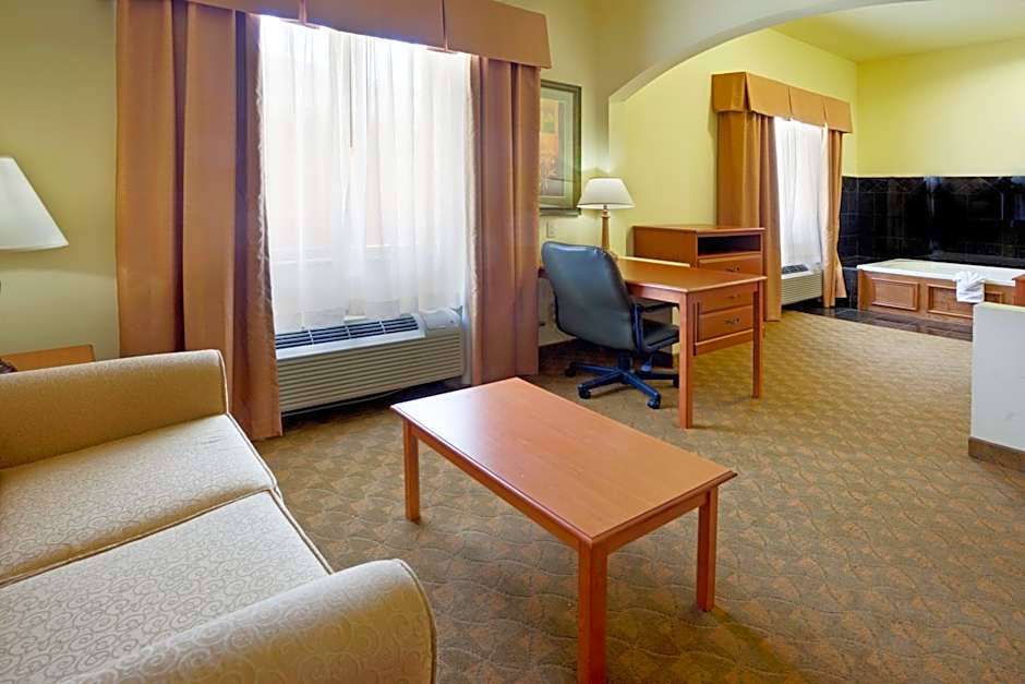 Holiday Inn Express Hotel & Suites Zapata By IHG