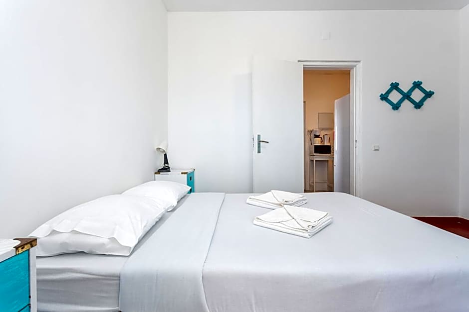 Blife Faro Beach Hostel & Rooms