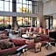 Courtyard by Marriott Oakland Airport