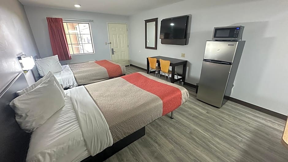 Motel 6-Winnie, TX