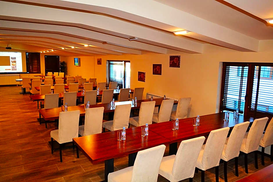 Forest Nook Aparthotel