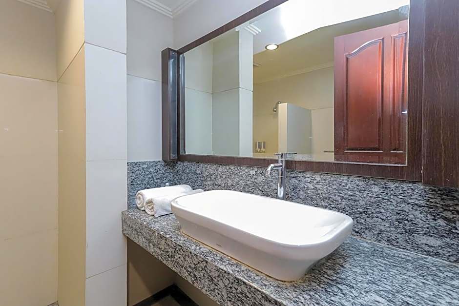 Urbanview Hotel Taman Suci Denpasar Bali