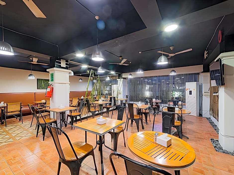 Hotel Athome & Serviced Apartments By Deccan Serai Hotels