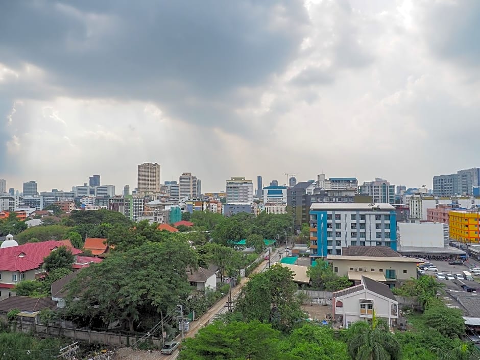 Casa Luxe Hotel and Resident