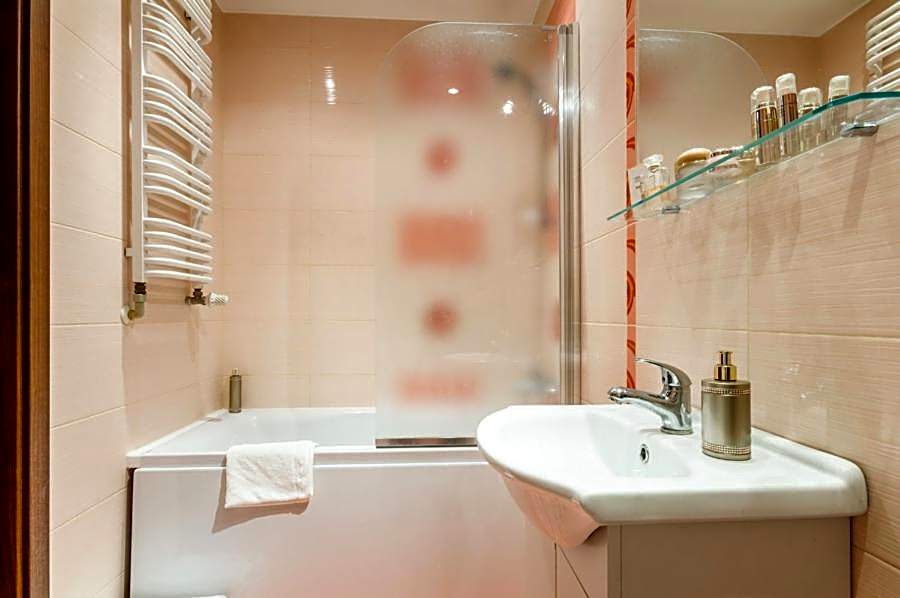 EUROPA22 Pokoje do wynajęcia - Hostel w centrum miasta