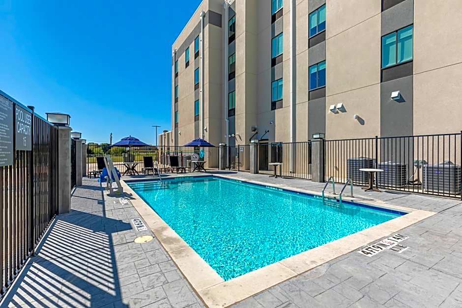 Comfort Inn & Suites Balch Springs - SE Dallas