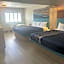 Super 8 by Wyndham Oceanside Downtown