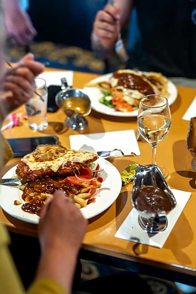 Top of the Town Hotel Motel