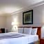 La Quinta Inn & Suites by Wyndham New Orleans West Bank