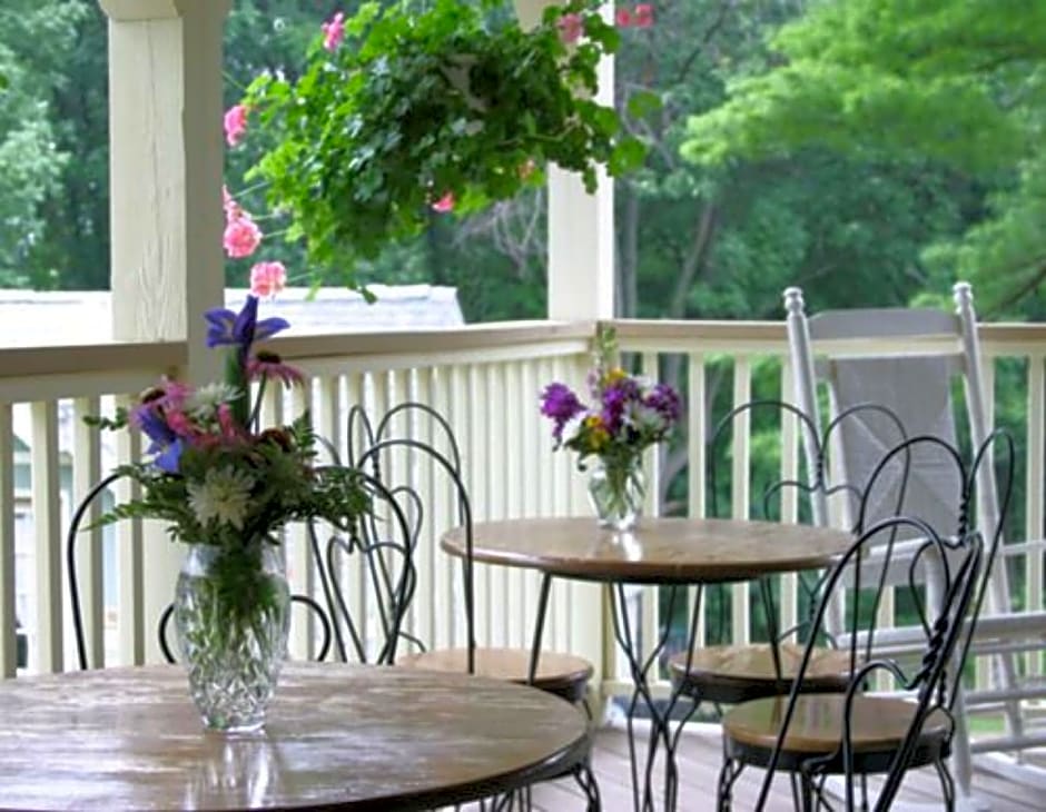 Alpine Haus Bed & Breakfast Inn