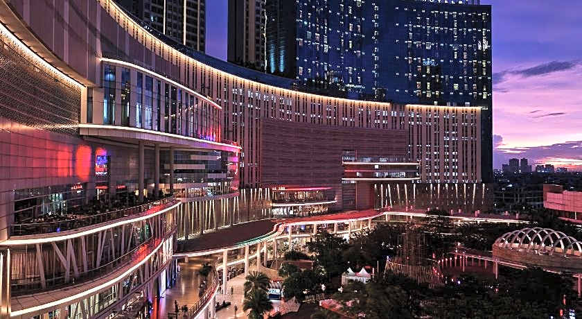 Pullman Jakarta Central Park Hotel