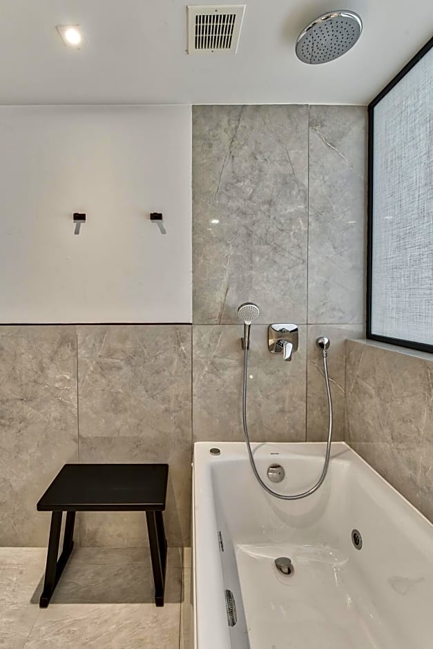 Bitzaro Boutique Hotel