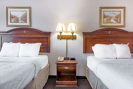 2 Double Beds Non-Smoking
