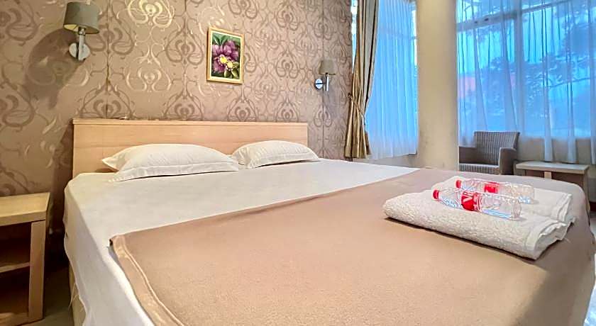 Wisma Anggrek Syariah Mitra Reddoorz