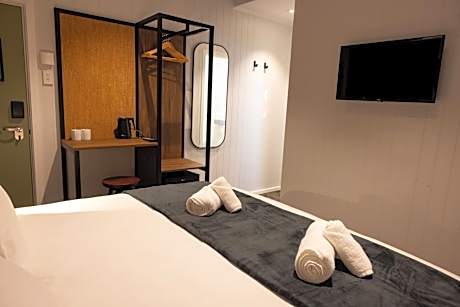 King Room Ensuite with Lake view