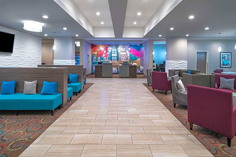 La Quinta Inn & Suites by Wyndham Forsyth