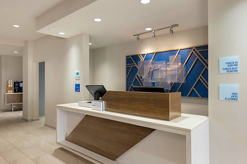 HOLIDAY INN EXPRESS SAVANNAH AIRPORT By IHG