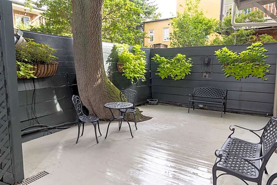 Inn On St. Ann, A French Quarter Guest Houses Property