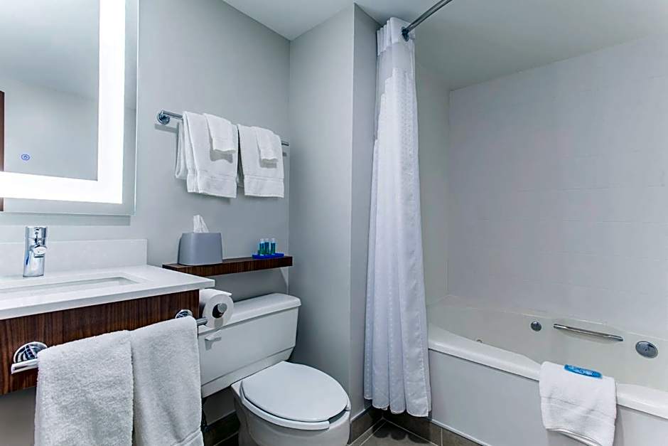 Holiday Inn Express & Suites Mississauga-Toronto Southwest By IHG