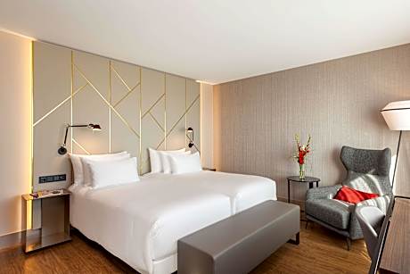 Premium Alps View Room