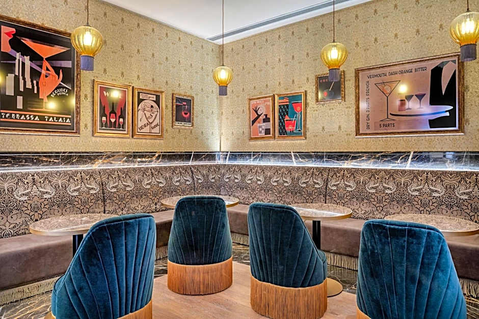 Palacio Santa Clara, Autograph Collection